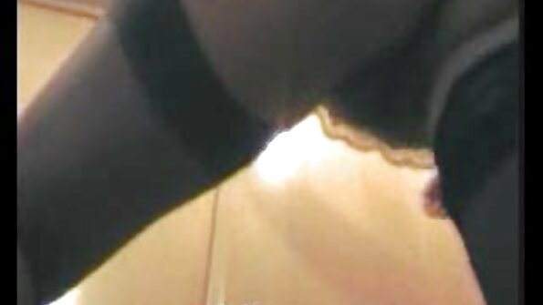 Gepassioneerde en harde porno uit nederland seksact met goed afgeronde MILF Cherie DeVille