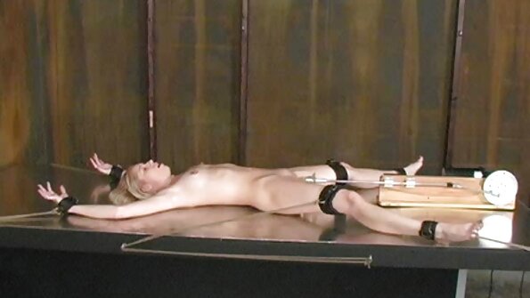 Sexy porno uit nederland meiden voeren hete dingen uit in een orgie en ze maken sensuele geluiden