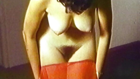 Speelse brunette masturbeert na het nemen van gratis porno nederlands een warme douche